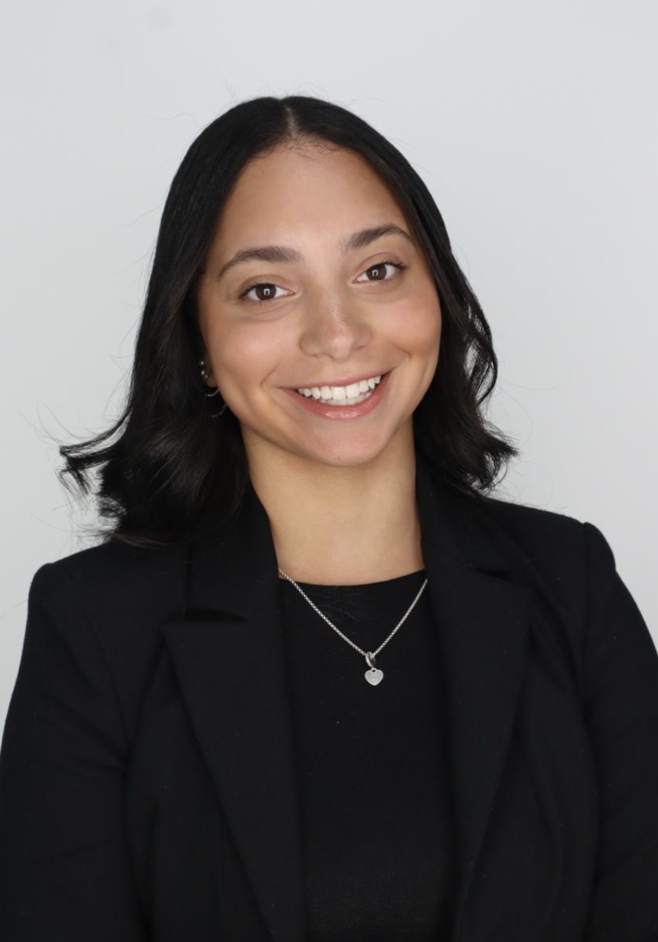 Daniela Paulino Headshot