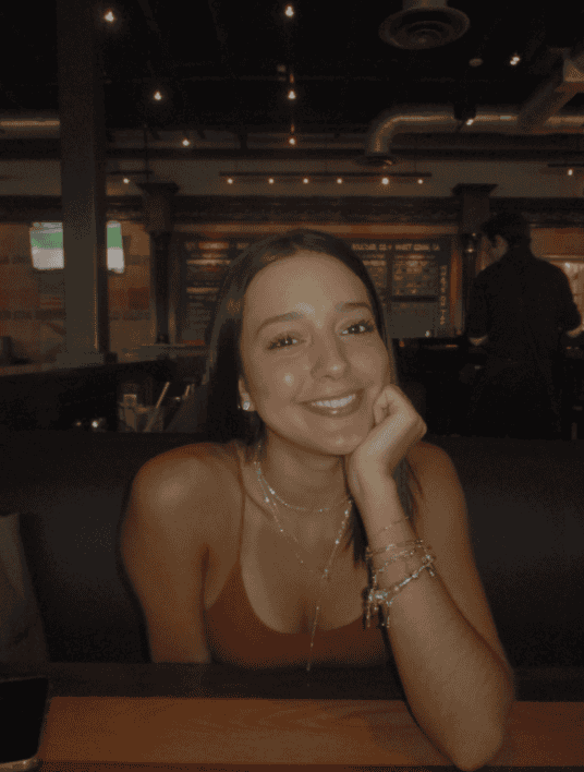 Juliana Ribera Headshot