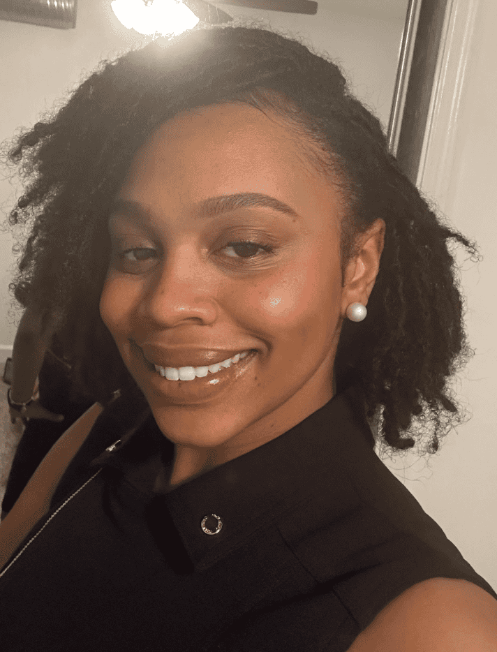 Junia Newsome Headshot